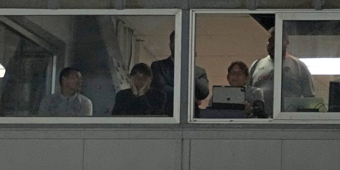 Conte, un leone in gabbia: al Maradona chiuso in una stanza, poi in campo con De Laurentiis