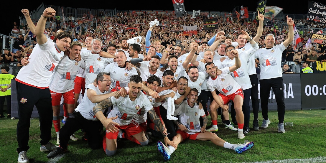 La Cremonese fa festa in casa dello Spezia: De Luca e Collocolo firmano il ritorno in Serie A