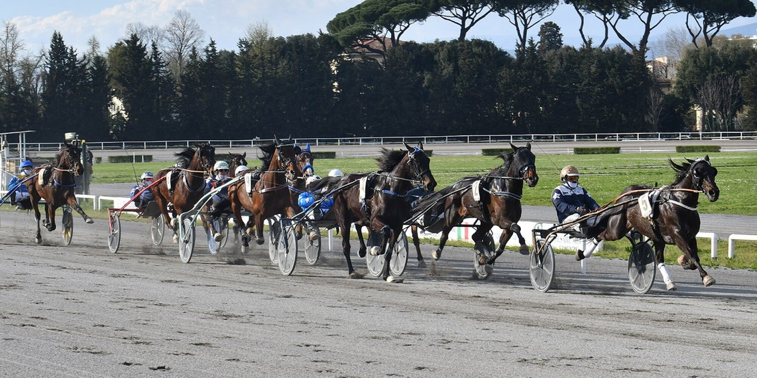 Ippica, le immagini più belle dell’80° Gran Premio Duomo a Firenze - FOTO