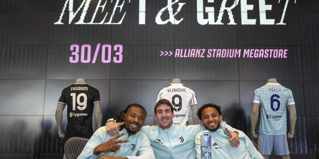 Vlahovic, Thuram e Kelly incontrano i piccoli tifosi Juve
