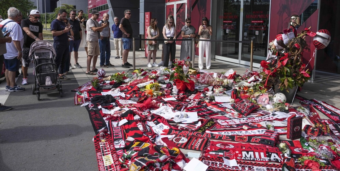 Baresi, affetto infinito dei tifosi: l'omaggio a Casa Milan tra lettere, sciarpe e magliette