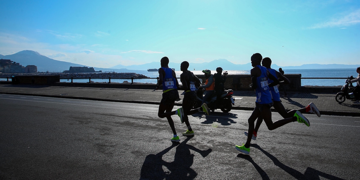 Photo of Tenth of the Naples City Marathon, challenges for men.  Mokhtar Idriss and Stefano La Rosa