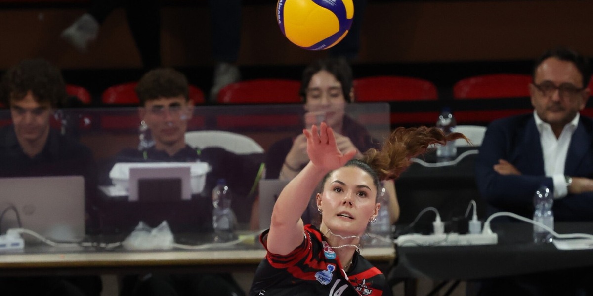 Volley Mercato: Anastasia Cekulaev rinforza Chieri a centro