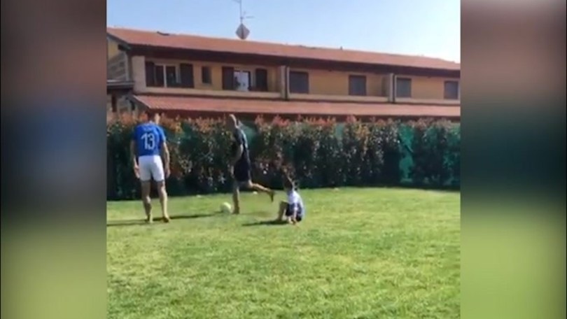 Italia, Acerbi non convocato: lui si "compra" la maglia