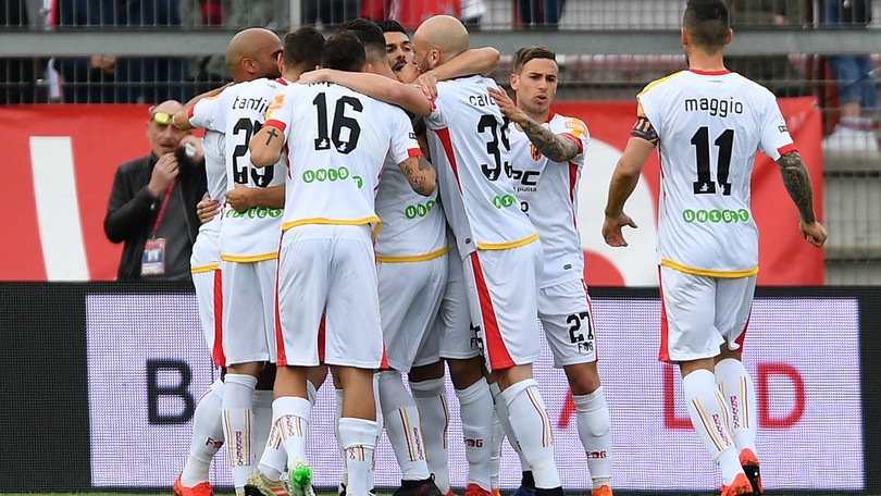 Serie B Perugia-Benevento 2-4. Bucchi aggancia il Palermo