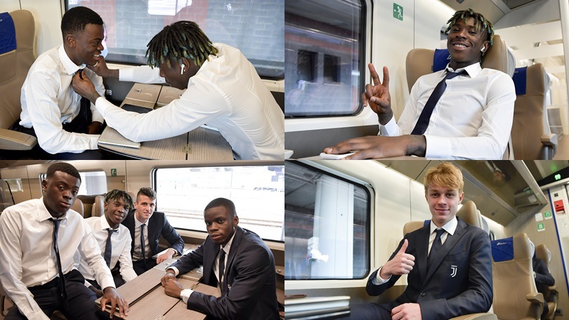 La Juve in treno verso Ferrara: sorrisi e tanta emozione per i giovani bianconeri