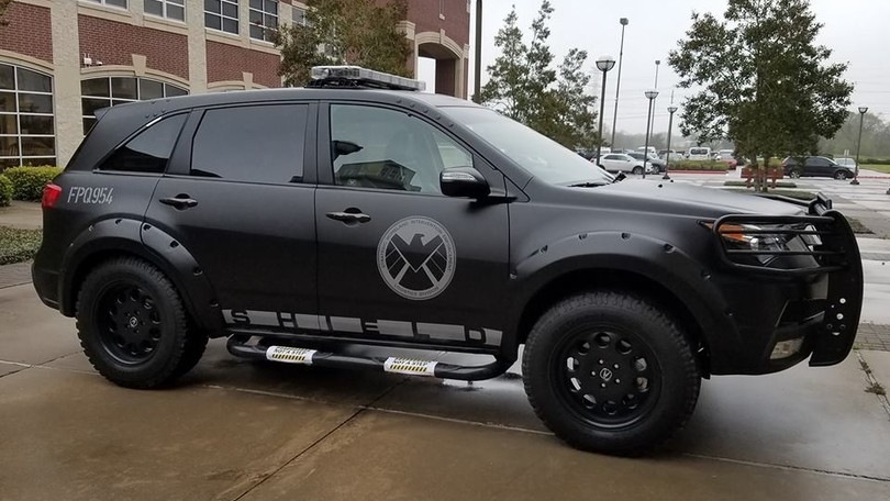 SUV da supereroi: la MDX degli Avengers in vendita