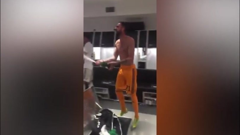 Juve, cori e balli per festeggiare lo scudetto