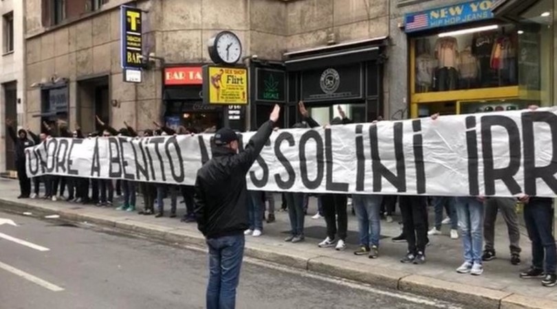 Striscione fascista a Milano, indagati otto ultrà. Denunciato anche un tifoso interista