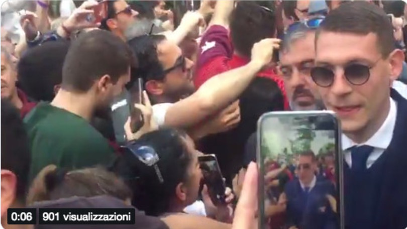 Grande Torino, dal Duomo a Superga: una marea granata. Belotti legge i nomi tra due ali di folla