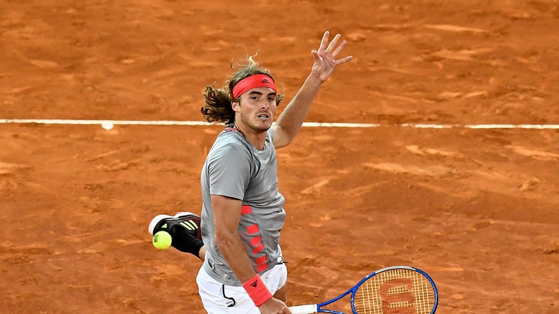 Tennis, sarà Tsitsipas-Djokovic la finale di Madrid