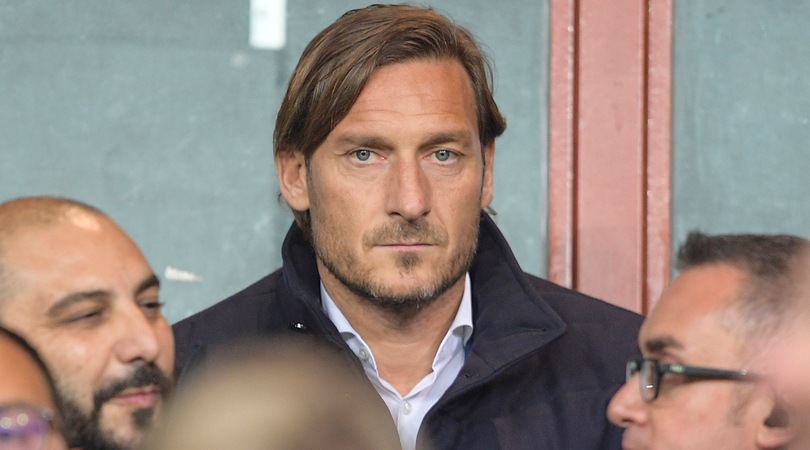 Totti saluta De Rossi: «Un giorno triste». Nainggolan polemico: «Storia già vista»