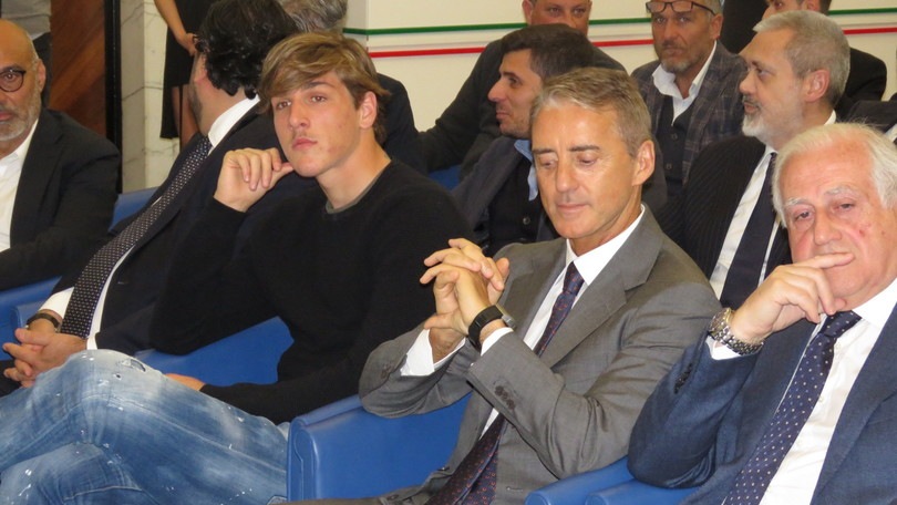 Zaniolo sul futuro: «Lusingato da chi mi vuole, ma sono contento alla Roma»