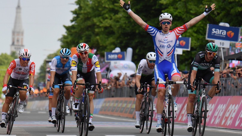 Giro d'Italia: decima tappa a Demare. Conti resta in rosa