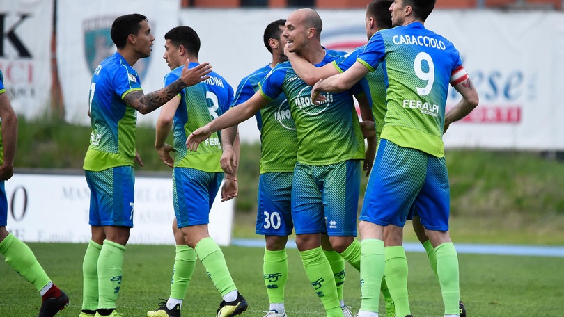 Playoff, Legati decisivo per la Feralpisalò: il 2-2 a Catanzaro vuol dire passaggio del turno