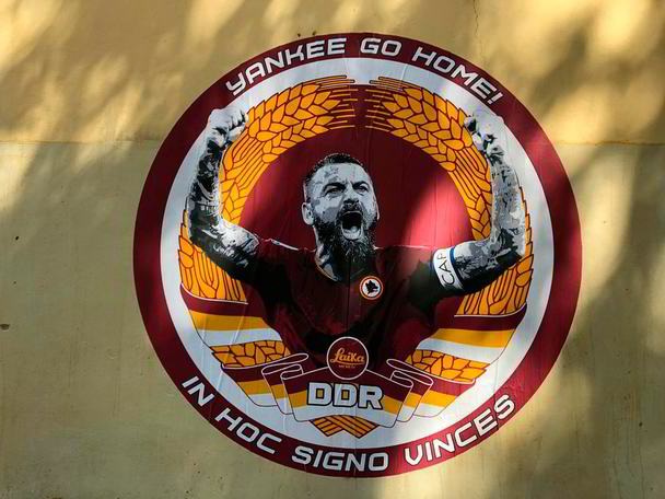 Roma, a Testaccio un murales per De Rossi