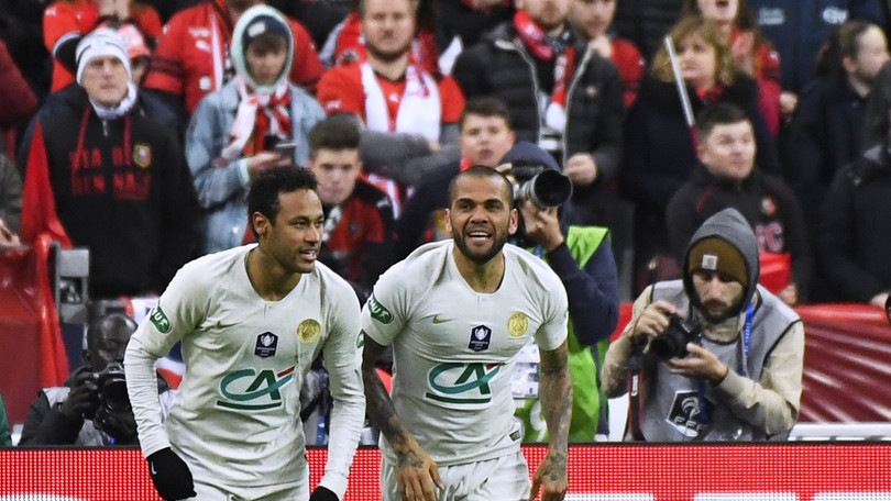 Brasile, Tite punisce Neymar. Dani Alves nuovo capitano