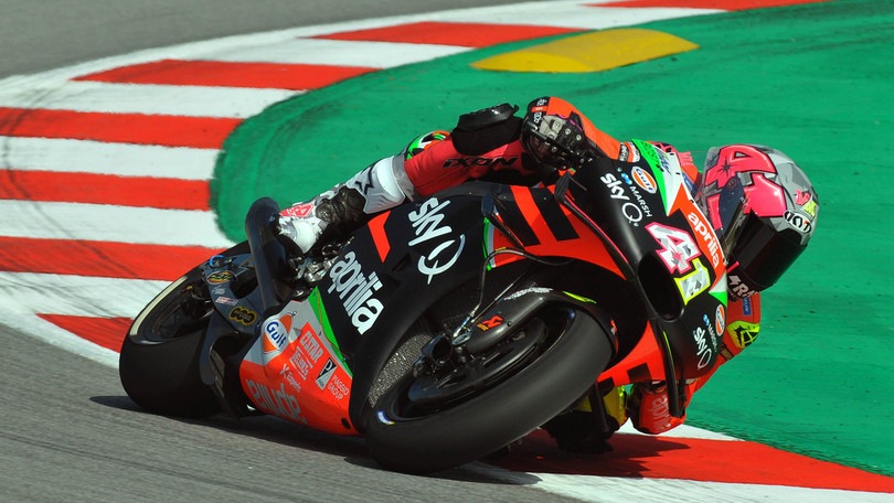 Aprilia, Espargarò: microfrattura al femore, inizia il recupero