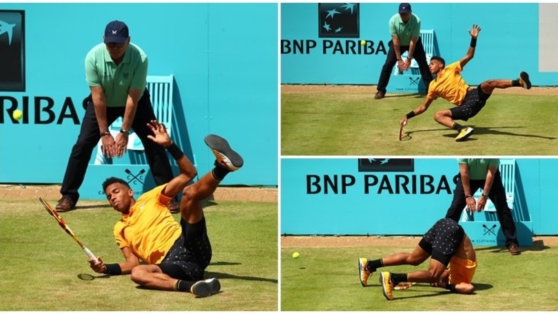 Auger-Aliassime, caduta rovinosa al Queen's! Poi si rialza e batte Tsitsipas