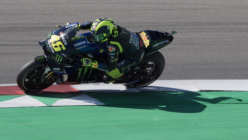 Assen: incidente per Valentino Rossi, gara finita