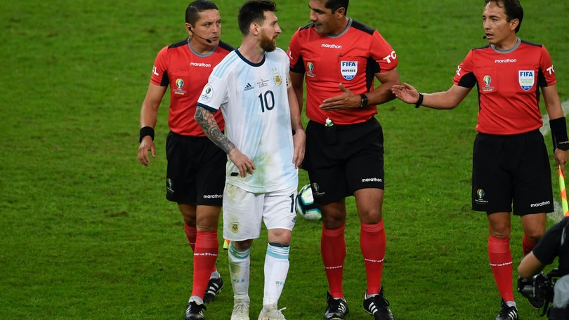 Il Brasile attacca Messi: "Non parla degli episodi a suo favore?"