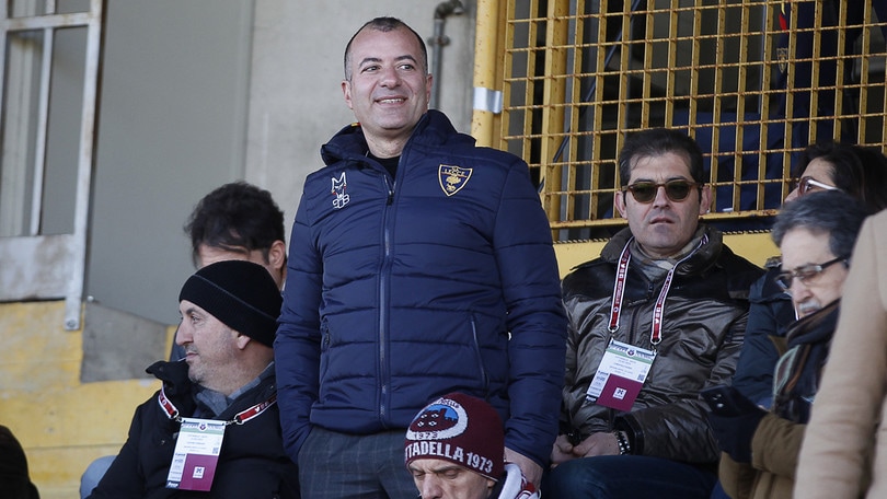 Lecce, Sticchi Damiani: "Mercato? Non è finita, stiamo lavorando"