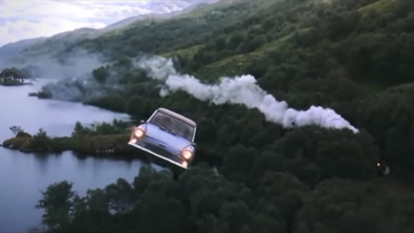 Harry Potter e Ford Anglia 105 E: la macchina volante e invisibile