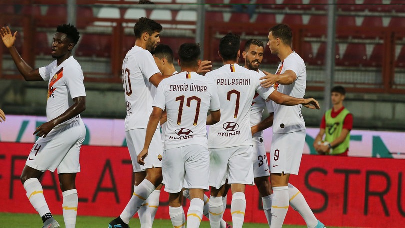 Roma, tris al Perugia: gol di Dzeko, doppietta di Mancini