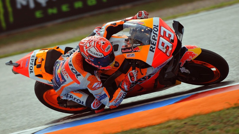MotoGp, Brno: pole per uno strepitoso Marquez, settimo Valentino Rossi
