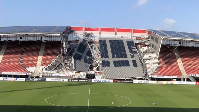 Crolla tetto stadio AZ Alkmaar per il forte vento