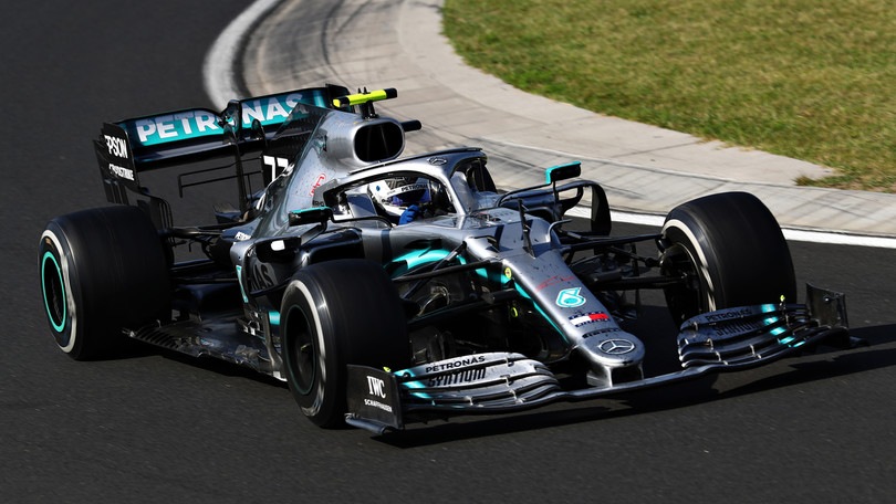Villeneuve: "La Mercedes deve confermare Bottas"