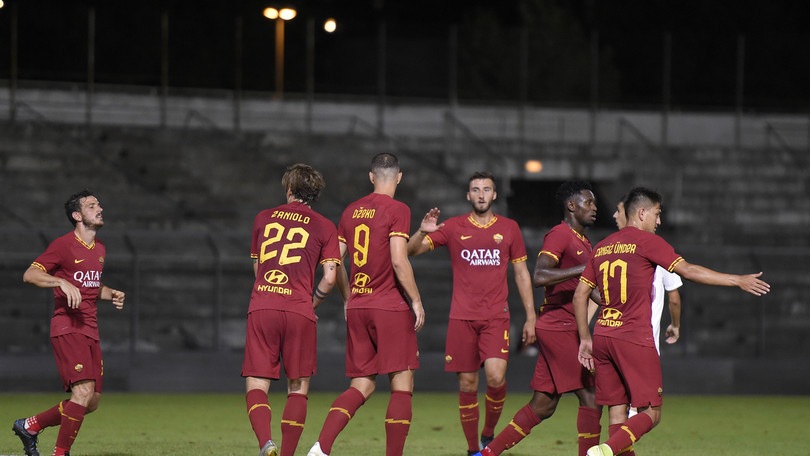Roma, 3-1 all'Arezzo: a segno Perotti, Dzeko e Kluivert