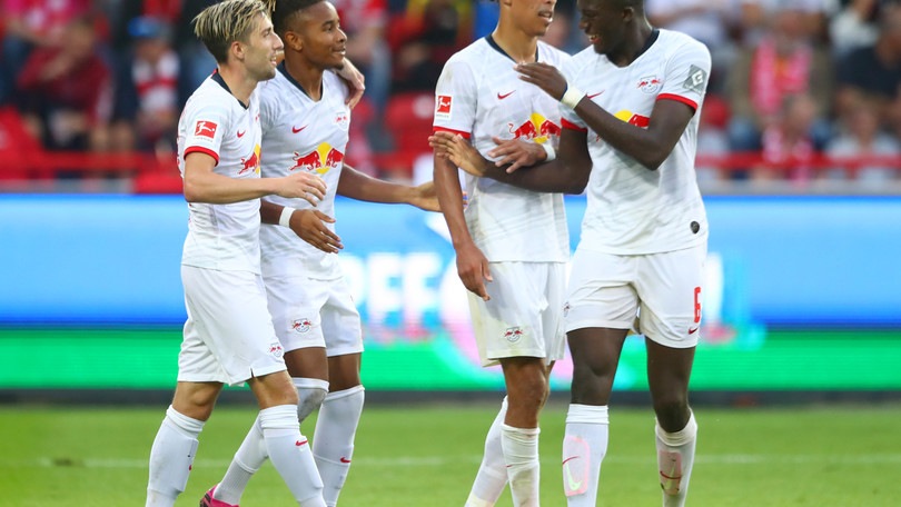 Bundesliga: Eintracht batte Hoffenheim 1-0. Poker del Lipsia