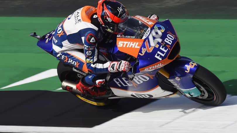 Moto2: Fernandez vince a Silverstone, fuori Alex Marquez