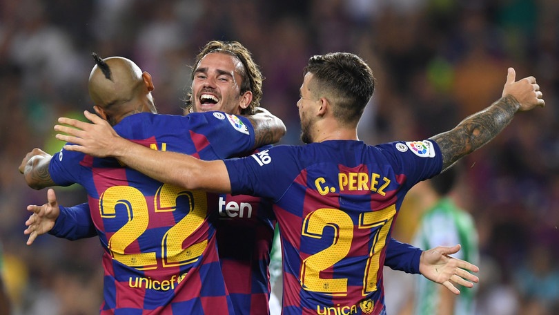 Liga: l'Atletico Madrid balza in testa, Griezmann trascina il Barcellona