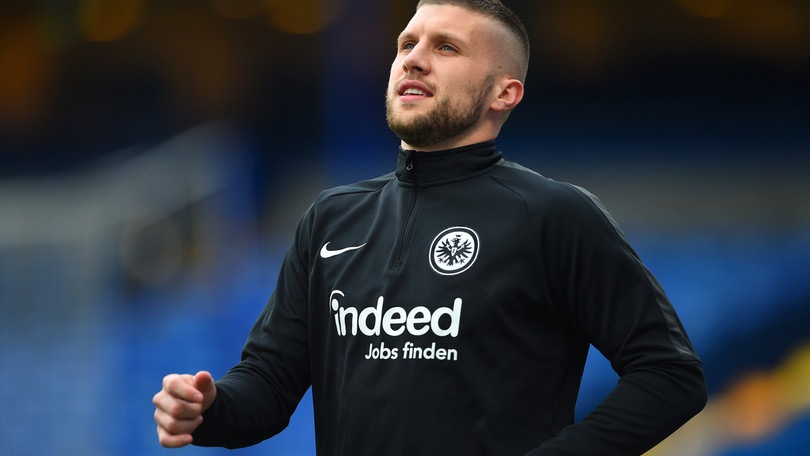 Milan, Rebic arriva in prestito: André Silva all'Eintracht Francoforte