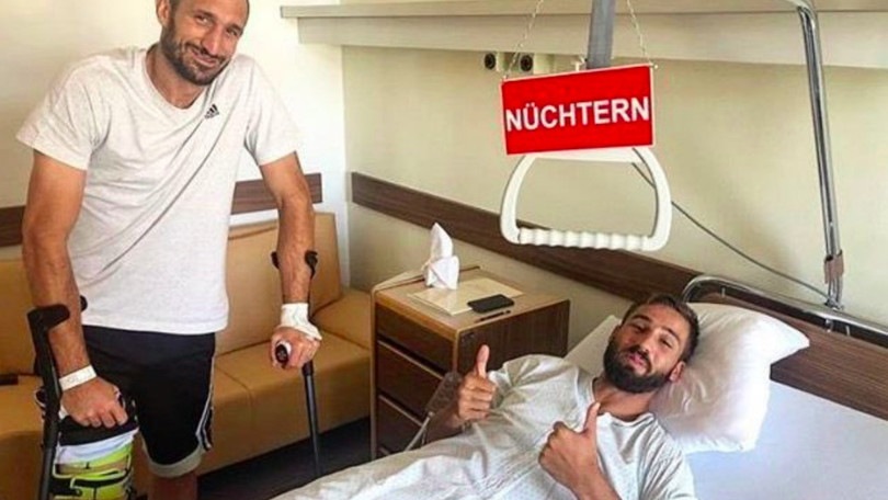 Chiellini, visita a Pavoletti dopo l'operazione