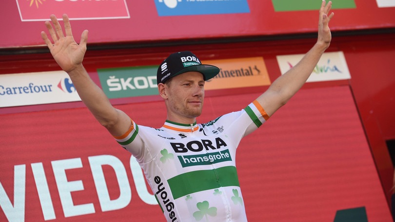 Vuelta, Bennett trionfa nella 14ª tappa. Roglic resta maglia rossa