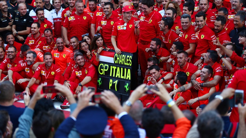 F1, Leclerc e la Ferrari spopolano sui social