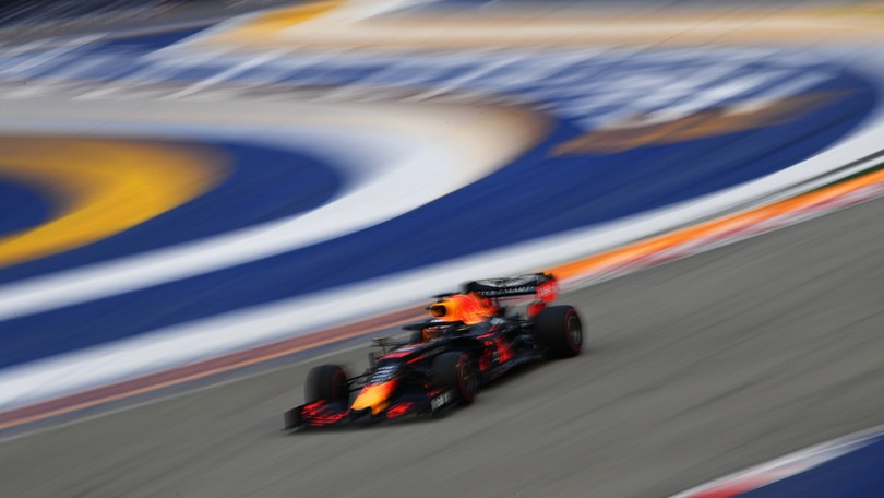 Singapore: prime libere a Verstappen, poi Vettel