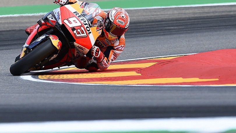 Gp Aragon: pole di Marquez, sesto Valentino Rossi