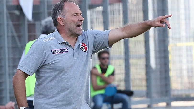 Il Bari di De Laurentiis esonera l'allenatore Cornacchini
