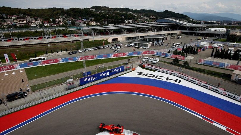 Gp Russia, Leclerc vola nelle libere. Terzo Vettel