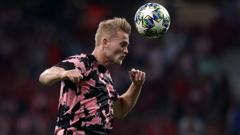 La Juve si allena con la maglia tie & dye di adidas
