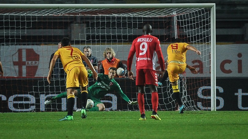 Padova-Ravenna 1-2, Nocciolini regola la capolista. Reggina-Catanzaro 1-0