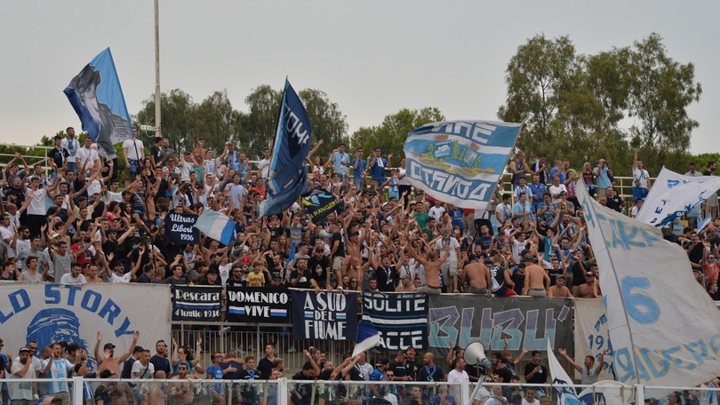 Pescara, liquidato su Twitter un "tifoso" razzista