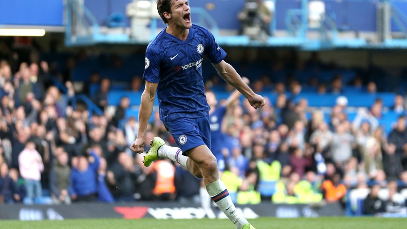 Premier League, Marcos Alonso decisivo nel Chelsea. Solo 4' per Kean
