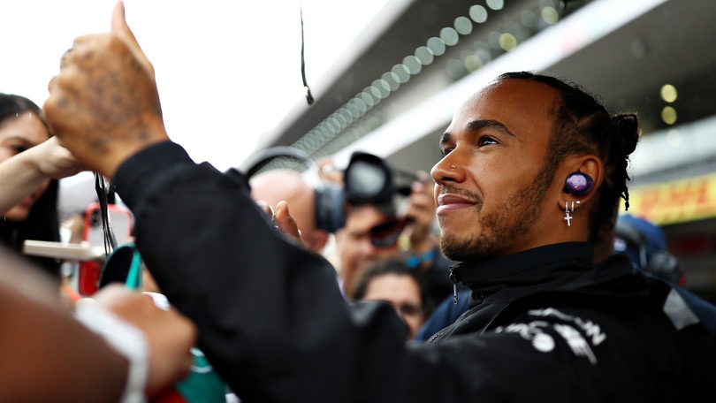 Hamilton con i guantoni: sfida sul ring a Julio Chavez