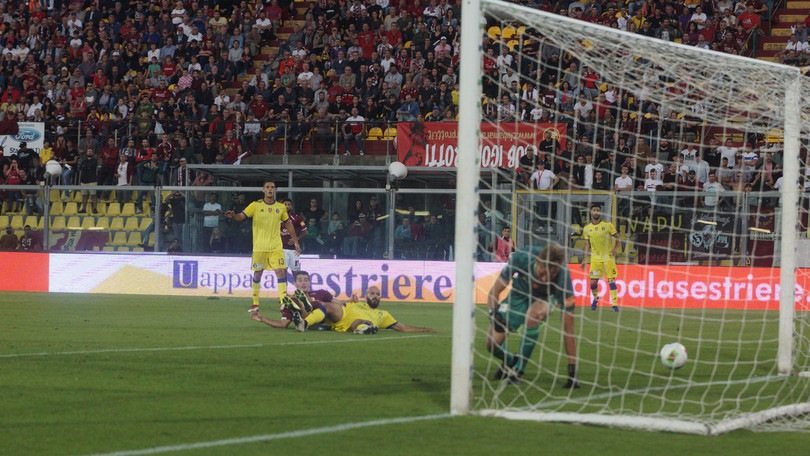 Livorno-Pisa 1-0. Un autogol di Benedetti decide il derby