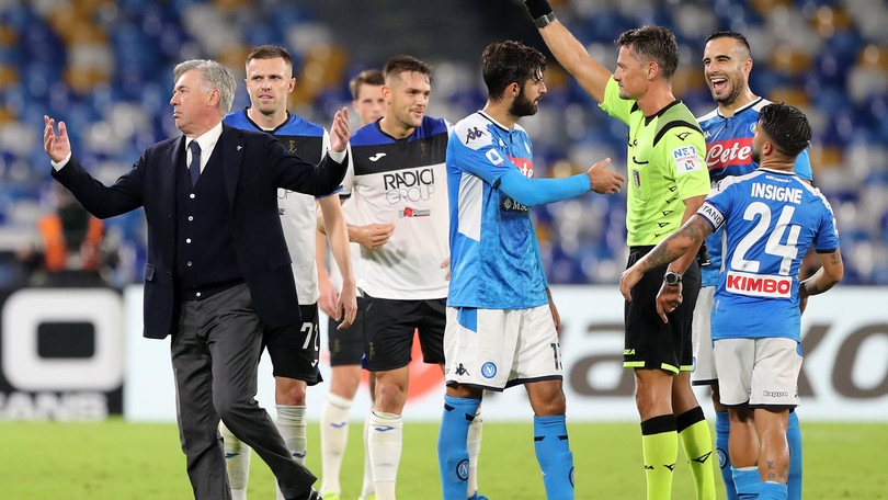 Napoli, ricorso d'urgenza per la squalifica di Ancelotti